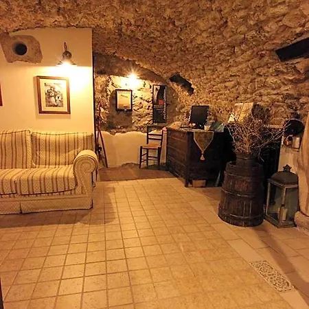 Residenza La Torre Санто-Стефано-ди-Сессанио